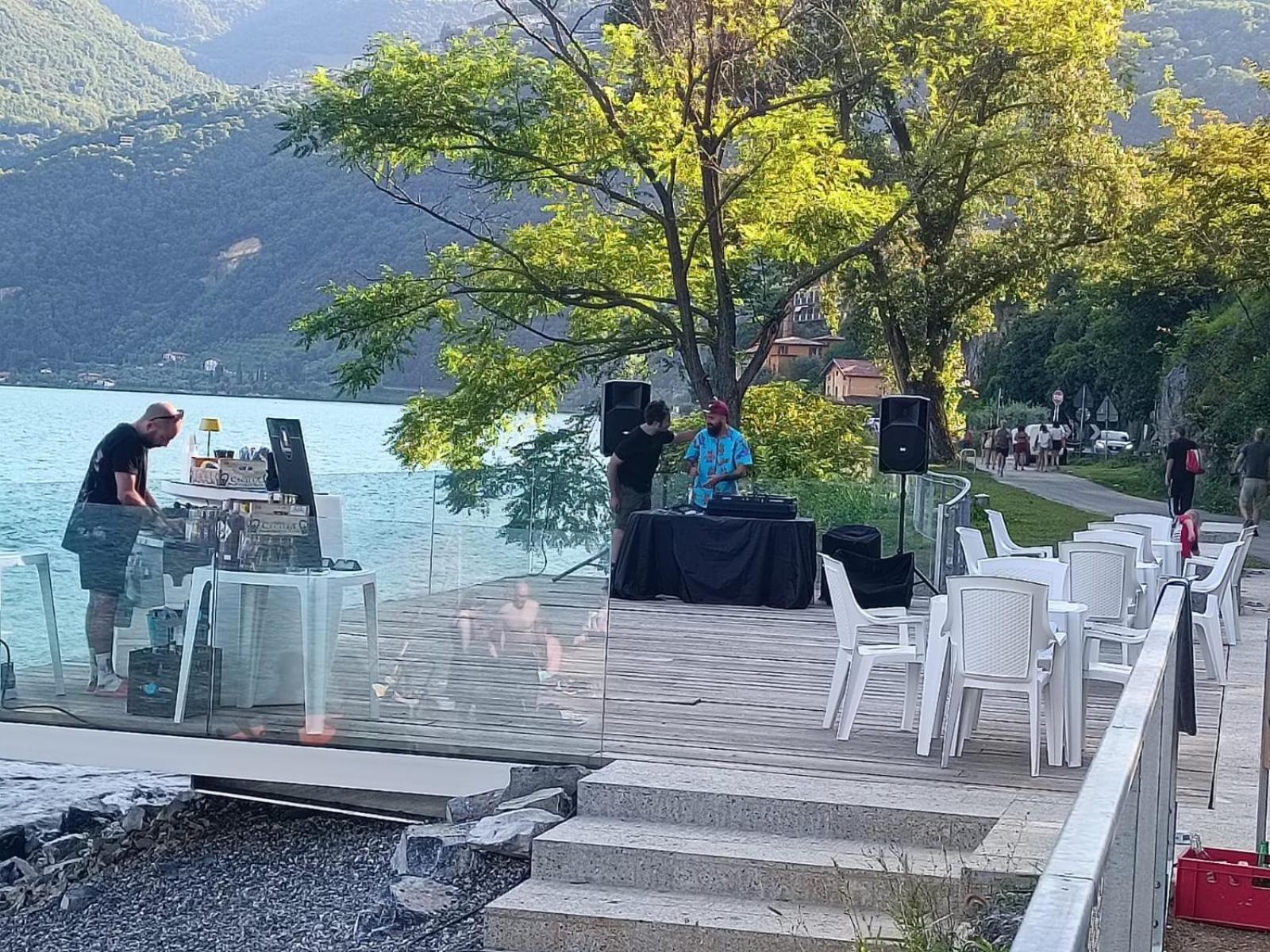 Luminoso Appartamento Vista Lago Solto Collina Eksteriør bilde
